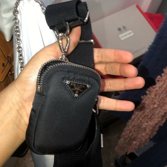 Prada bag women only worn twice 100% authentic still in very good condition - Picture 3 of 8